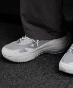 画像をギャラリービューアに読み込む, MIZUNO-ミズノのスニーカー WAVE RIDER β GTXのGREY×GREY×LIGHT GREY 公式通販サイトsession福岡セレクトショップ
