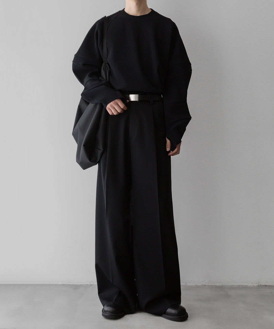 【stein】ssstein シュタインのGRADATION PLEATS COMBINATION SLEEVES LSのBLACK　 公式通販サイトsession福岡セレクトショップ