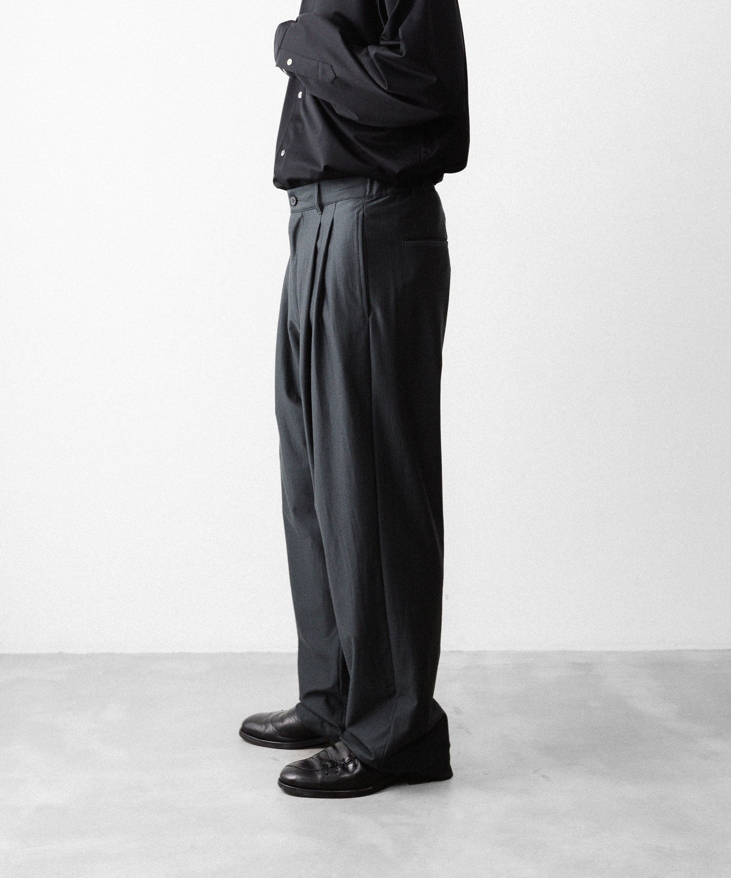 KANEMASA PHIL.】36G WOOL TROUSERS - CHARCOAL | 公式通販サイト