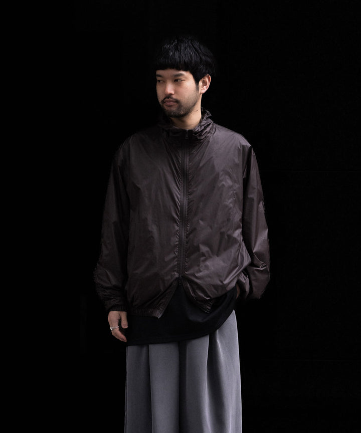 ssstein(シュタイン)のEXTRA LIGHT NYLON SHIRRED ZIP HOOD JACKET - DARK BROWNの公式通販サイトsession福岡セレクトショップ