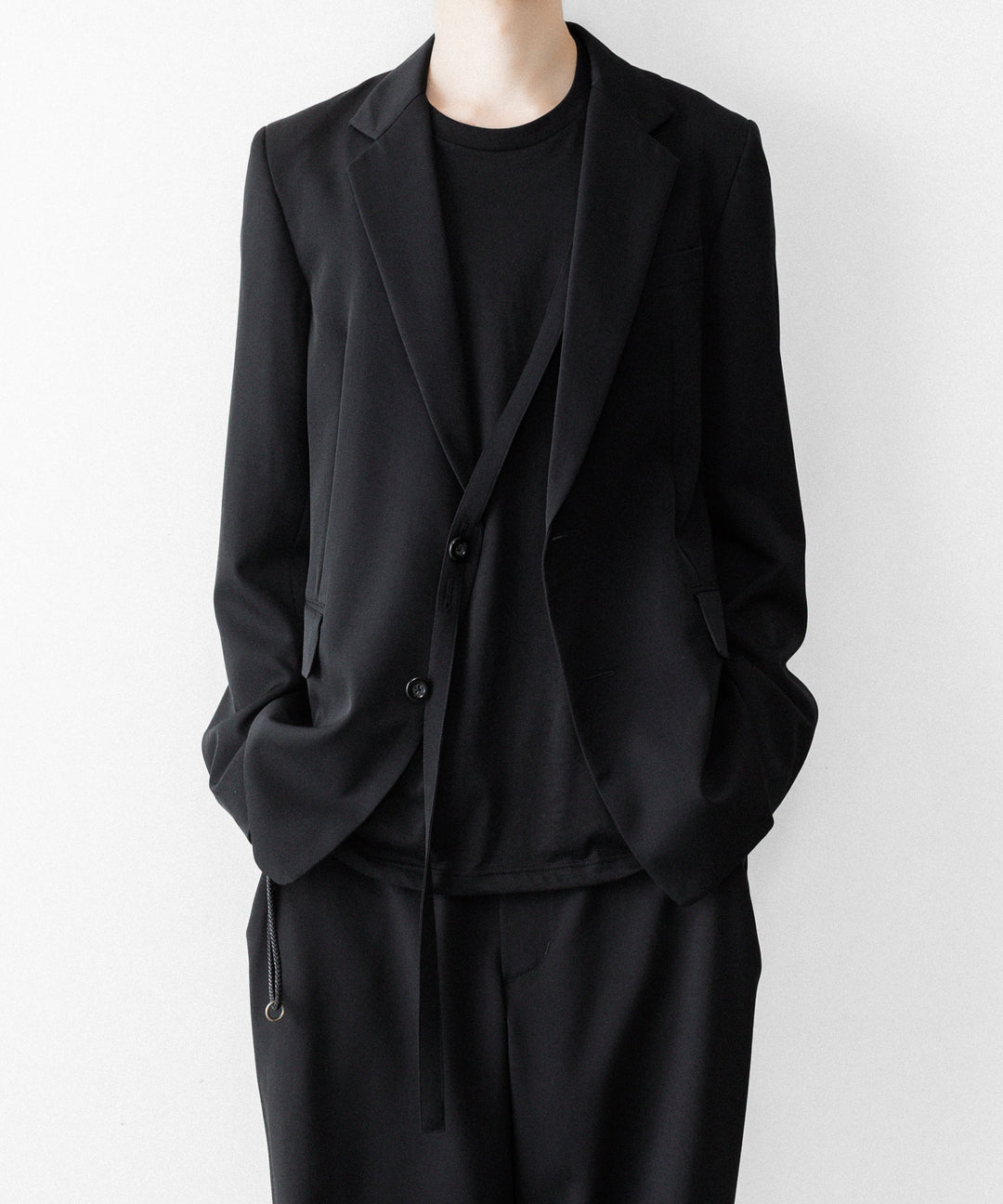 UJOH((ウジョー)の2BS TRIM BELT JKT - BLACKの公式通販サイトsession福岡セレクトショップ