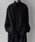 画像をギャラリービューアに読み込む, stein(シュタイン)の23AWコレクションMELTON STAND COLLAR ZIP SHORT JACKETのDARK NAVY
