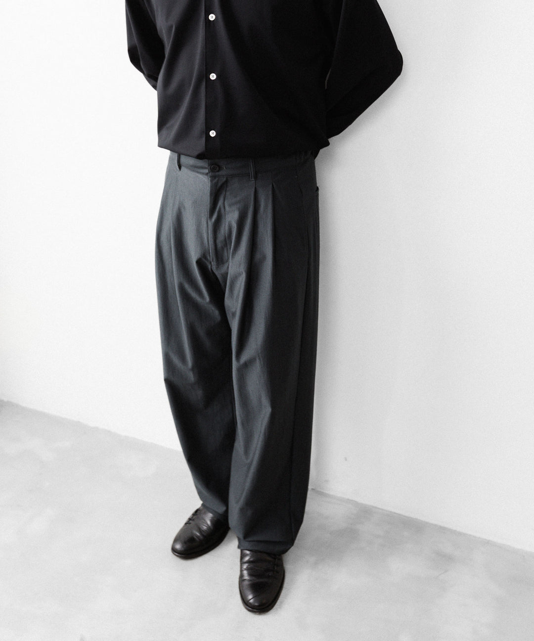 KANEMASA PHIL. カネマサフィルの36G WOOL TROUSERSのCHARCOAL 公式通販サイトsession福岡セレクトショップ