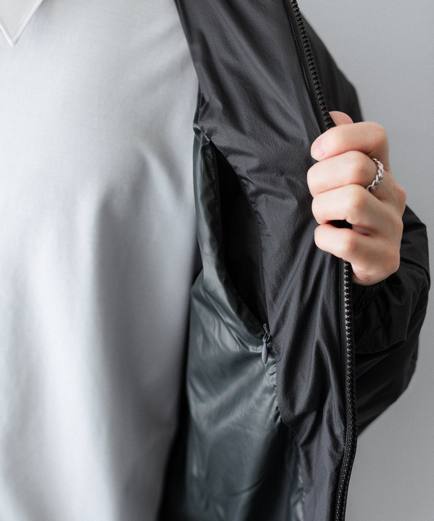 paratrait パラトレイトのPMEMBRANE SHELL PUFF BLOUSON のCHARCOAL 公式通販サイトsession福岡セレクトショップ