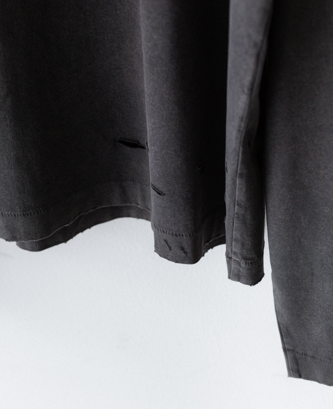 【CODA】FADED BLACK AGING DAMAGED LONG SLEEVE T-SHIRT - FADED BLACK