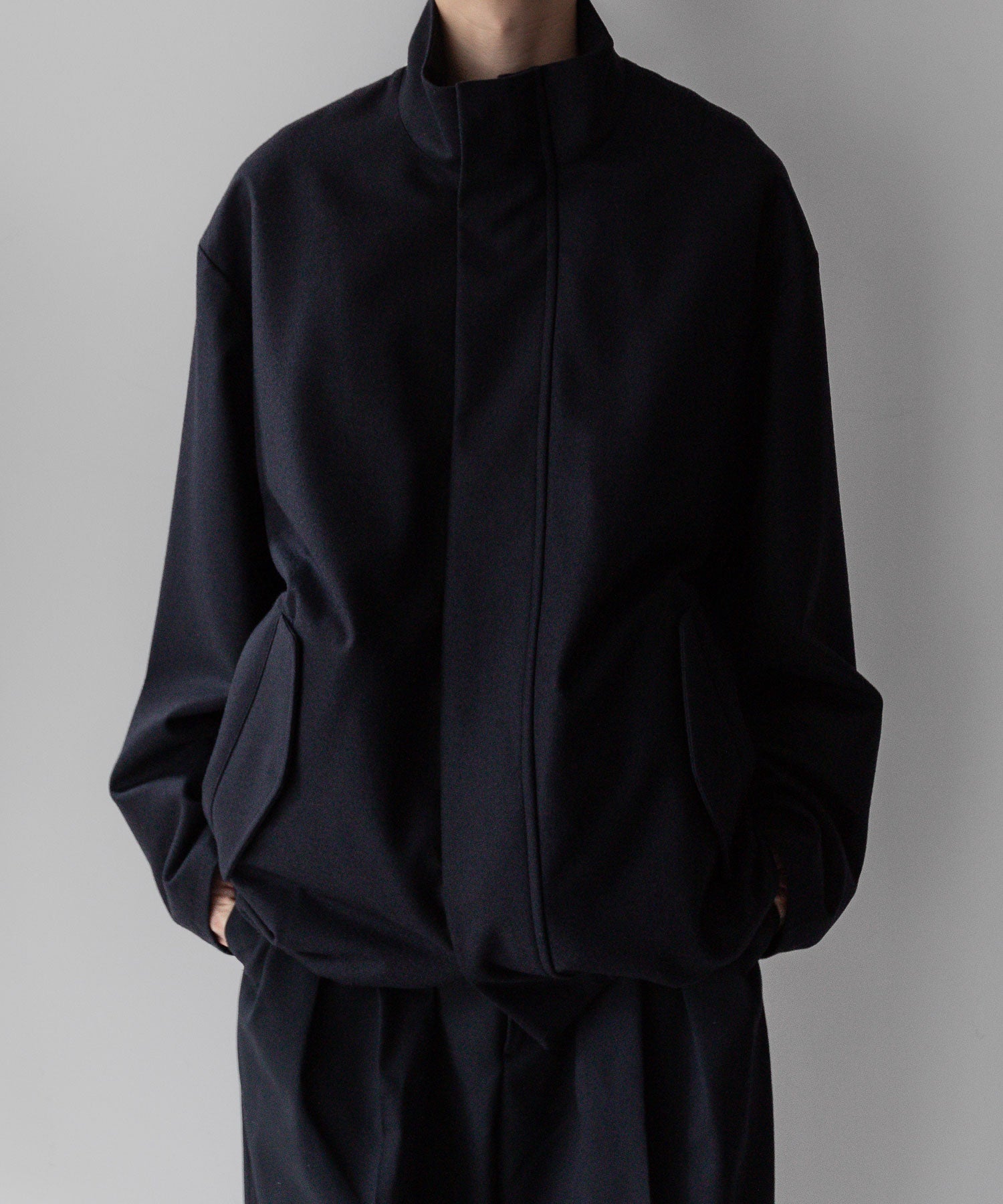 stein / シュタイン】MELTON STAND COLLAR ZIP SHORT JACKET - DARK