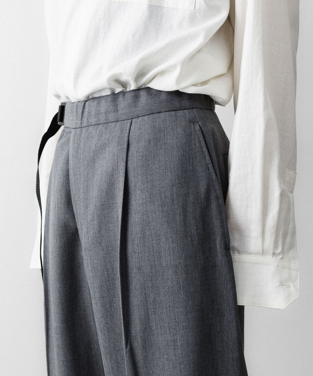 REVERBERATE リバーバレイトのTACKED TROUSERS-PLのGREY 公式通販サイトsession福岡セレクトショップ