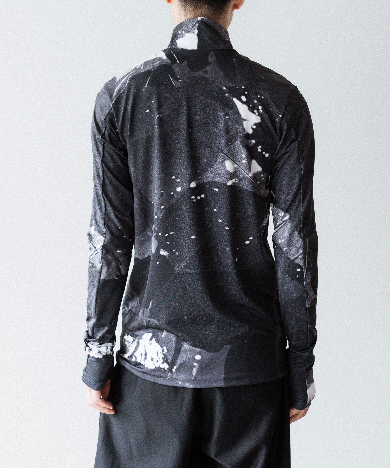 VEIN ヴェインのPRINTED COOLMAX STRETCH JERSEY VPW HIGH NECK L/S TEE - BLACKの公式通販サイトsession福岡セレクトショップ