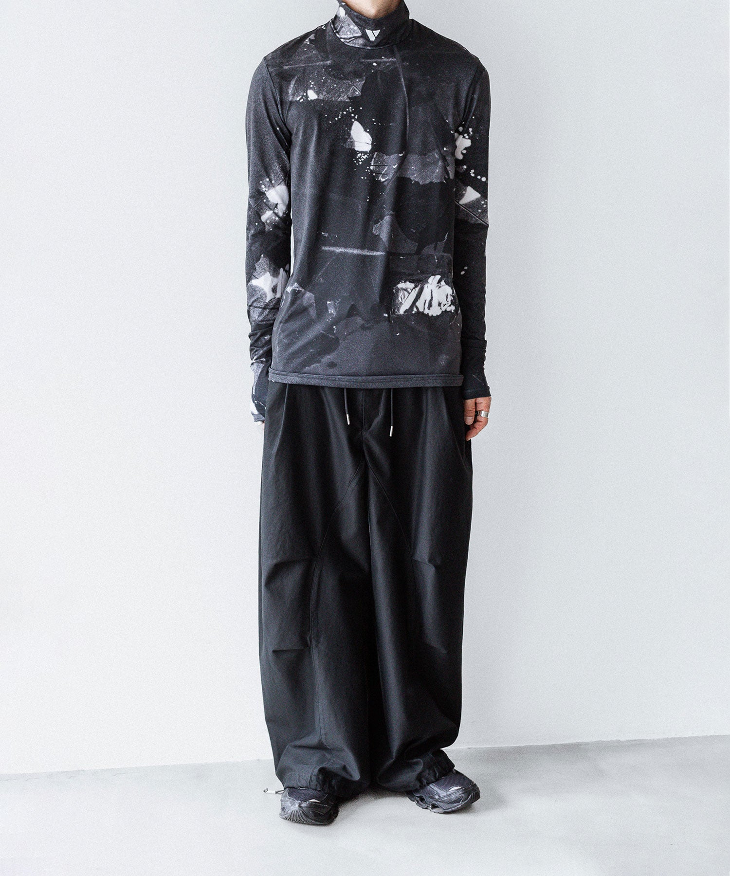 VEIN-ヴェインのCOTTON MOLESKIN 3D FILED TROUSERS のBLACK公式通販サイト　session福岡セレクトショップ