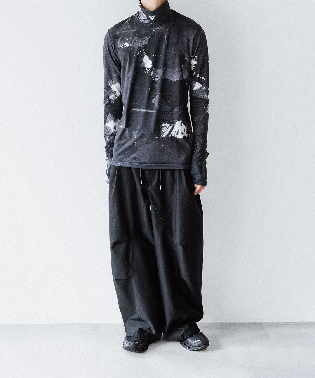 VEIN ヴェインのPRINTED COOLMAX STRETCH JERSEY VPW HIGH NECK L/S TEE - BLACKの公式通販サイトsession福岡セレクトショップ