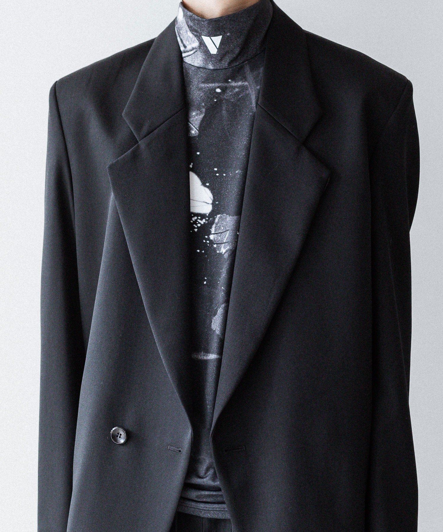 VEIN ヴェインのPRINTED COOLMAX STRETCH JERSEY VPW HIGH NECK L/S TEE - BLACKの公式通販サイトsession福岡セレクトショップ