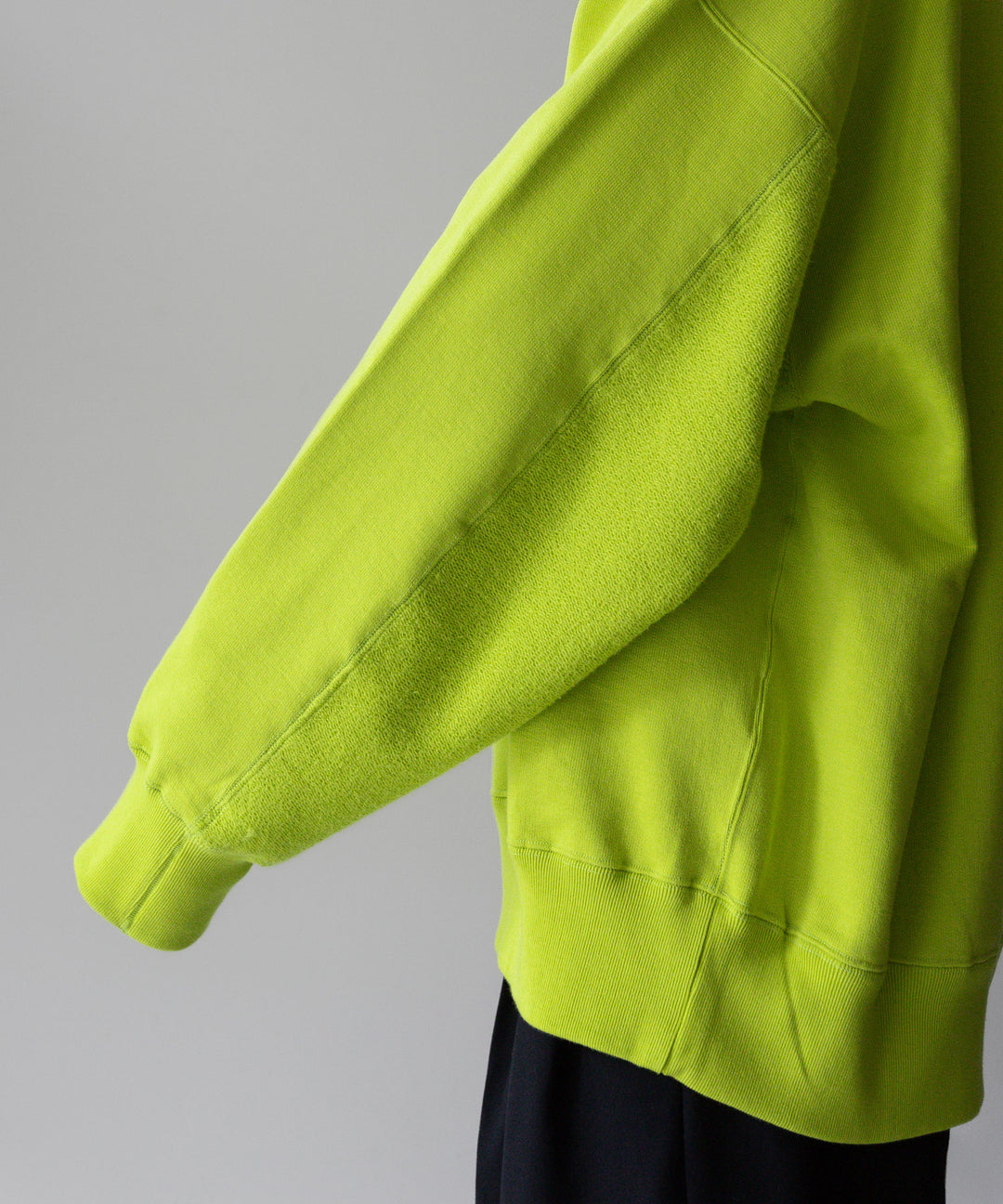 stein(シュタイン)の23AWコレクションOVERSIZED UNTWISTED YARN SWEAT LS のYELLOW