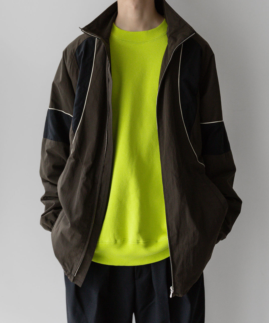 stein(シュタイン)の23AWコレクションOVERSIZED UNTWISTED YARN SWEAT LS のYELLOW