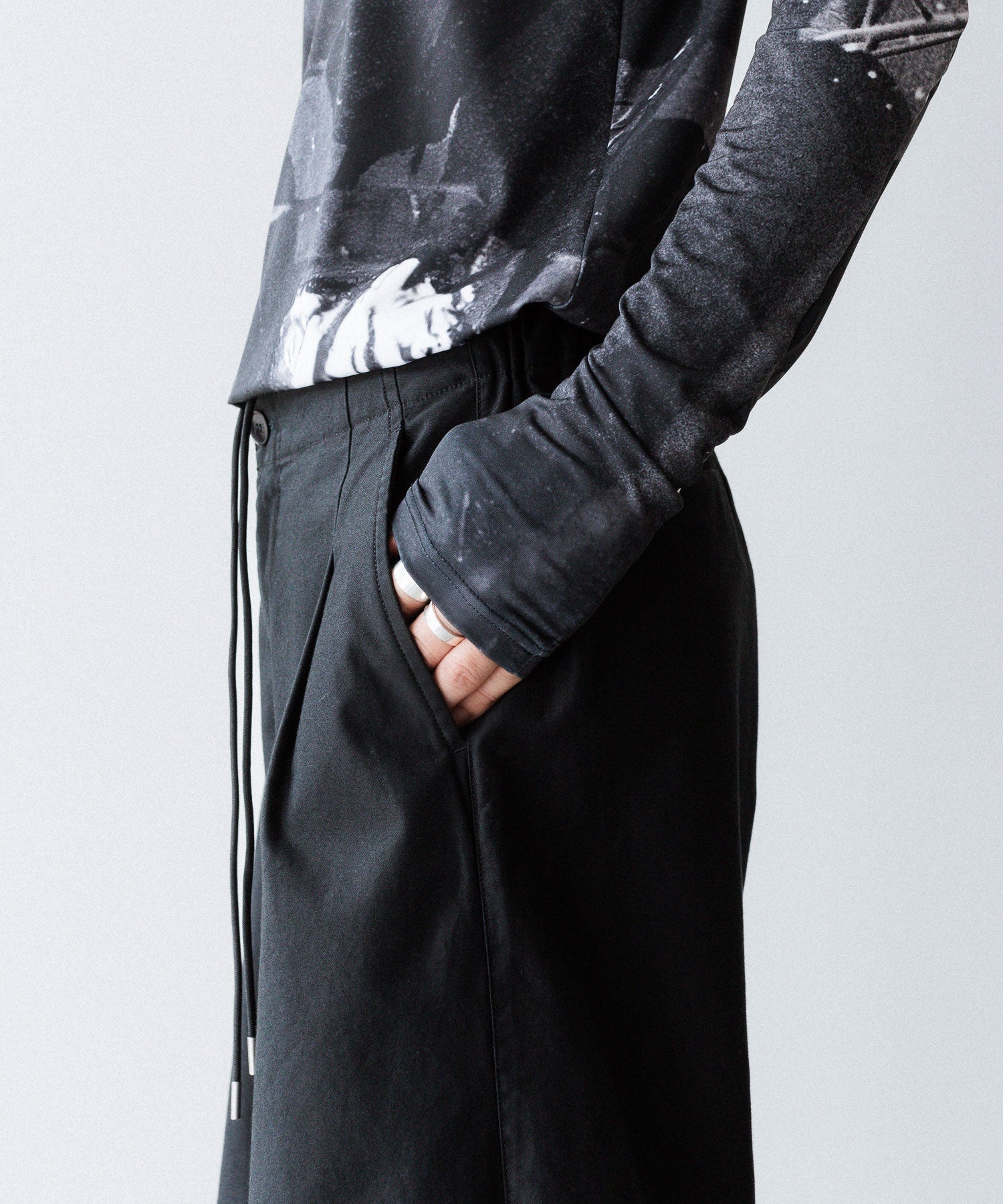 VEIN-ヴェインのCOTTON MOLESKIN 3D FILED TROUSERS のBLACK公式通販サイト　session福岡セレクトショップ