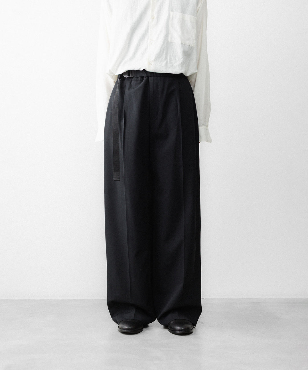 REVERBERATE リバーバレイトのTACKED TROUSERS-PLのBLACK 公式通販サイトsession福岡セレクトショップ