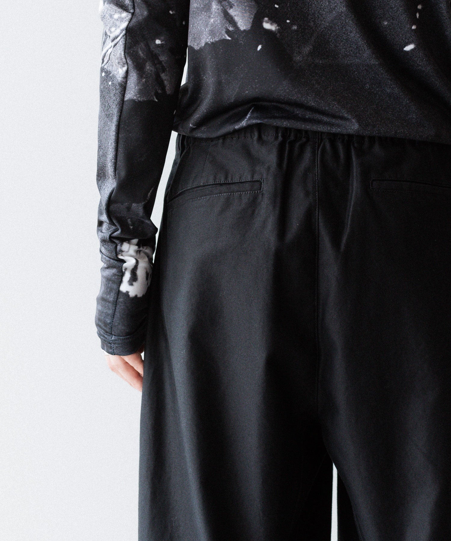 VEIN-ヴェインのCOTTON MOLESKIN 3D FILED TROUSERS のBLACK公式通販サイト　session福岡セレクトショップ