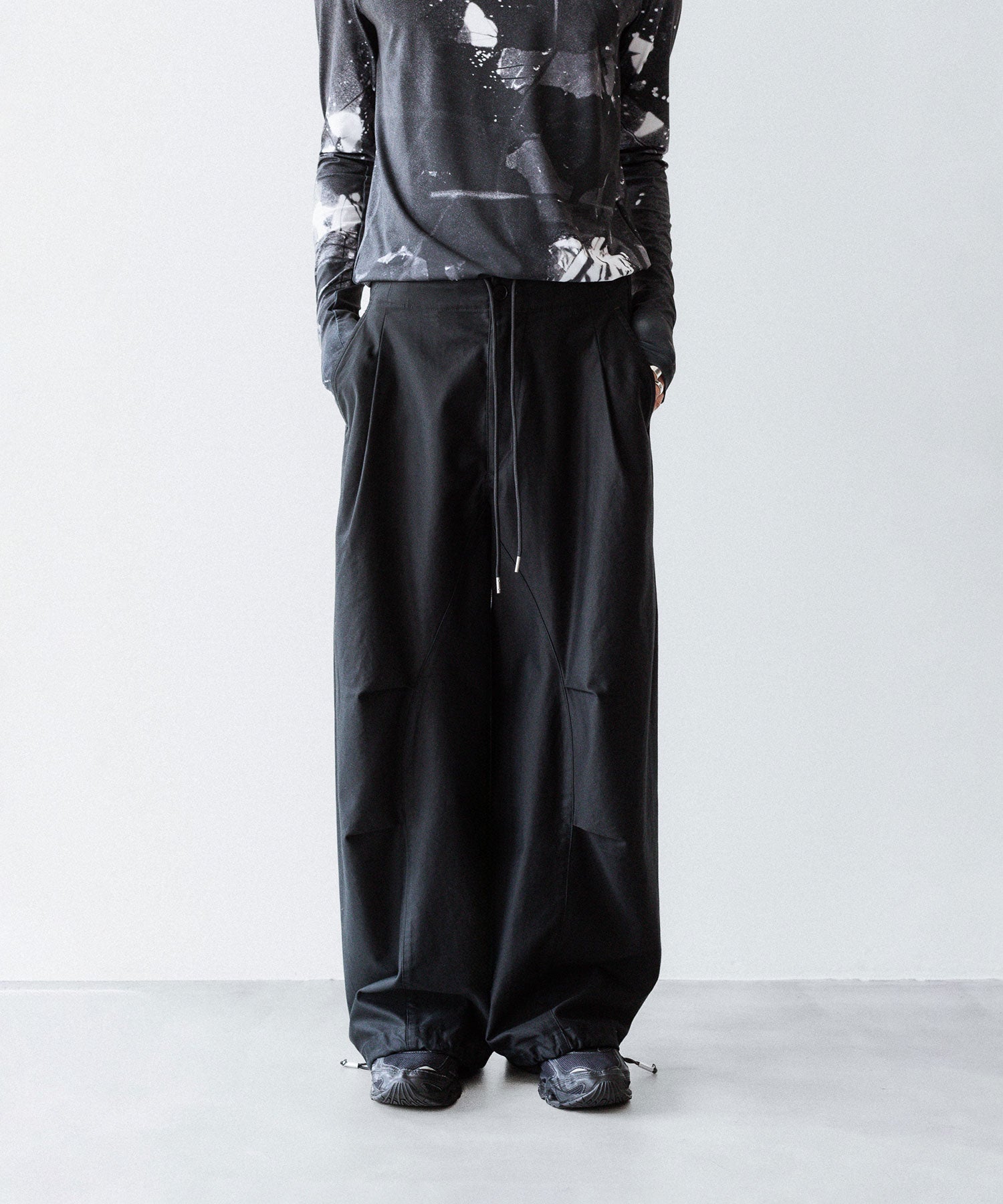 VEIN-ヴェインのCOTTON MOLESKIN 3D FILED TROUSERS のBLACK公式通販サイト　session福岡セレクトショップ