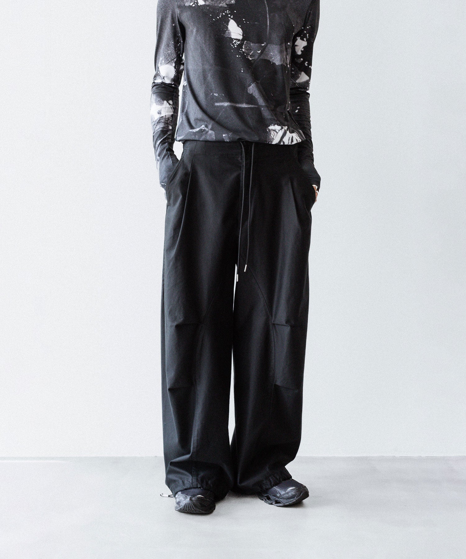 VEIN-ヴェインのCOTTON MOLESKIN 3D FILED TROUSERS のBLACK公式通販サイト　session福岡セレクトショップ