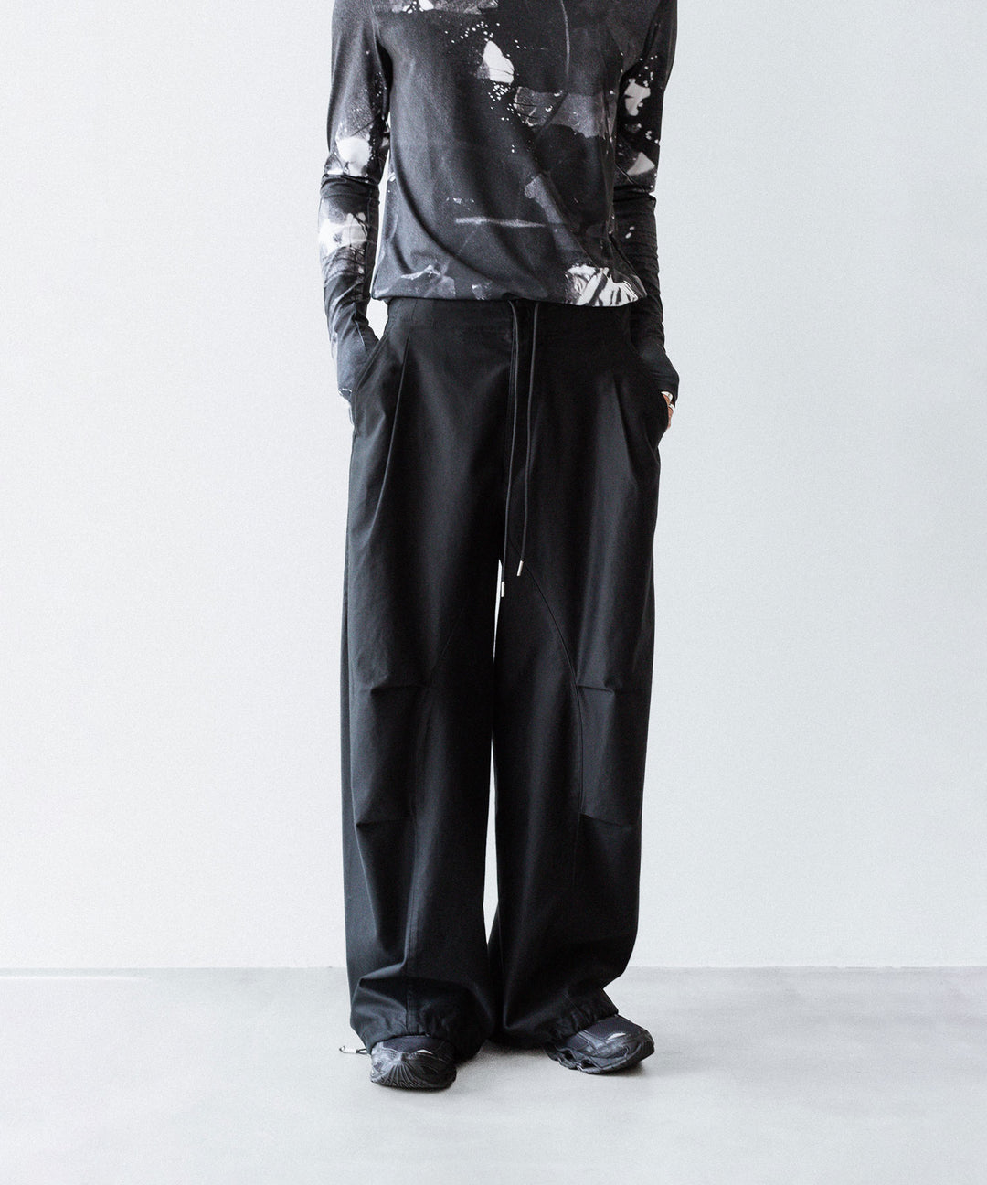 VEIN-ヴェインのCOTTON MOLESKIN 3D FILED TROUSERS のBLACK公式通販サイト　session福岡セレクトショップ