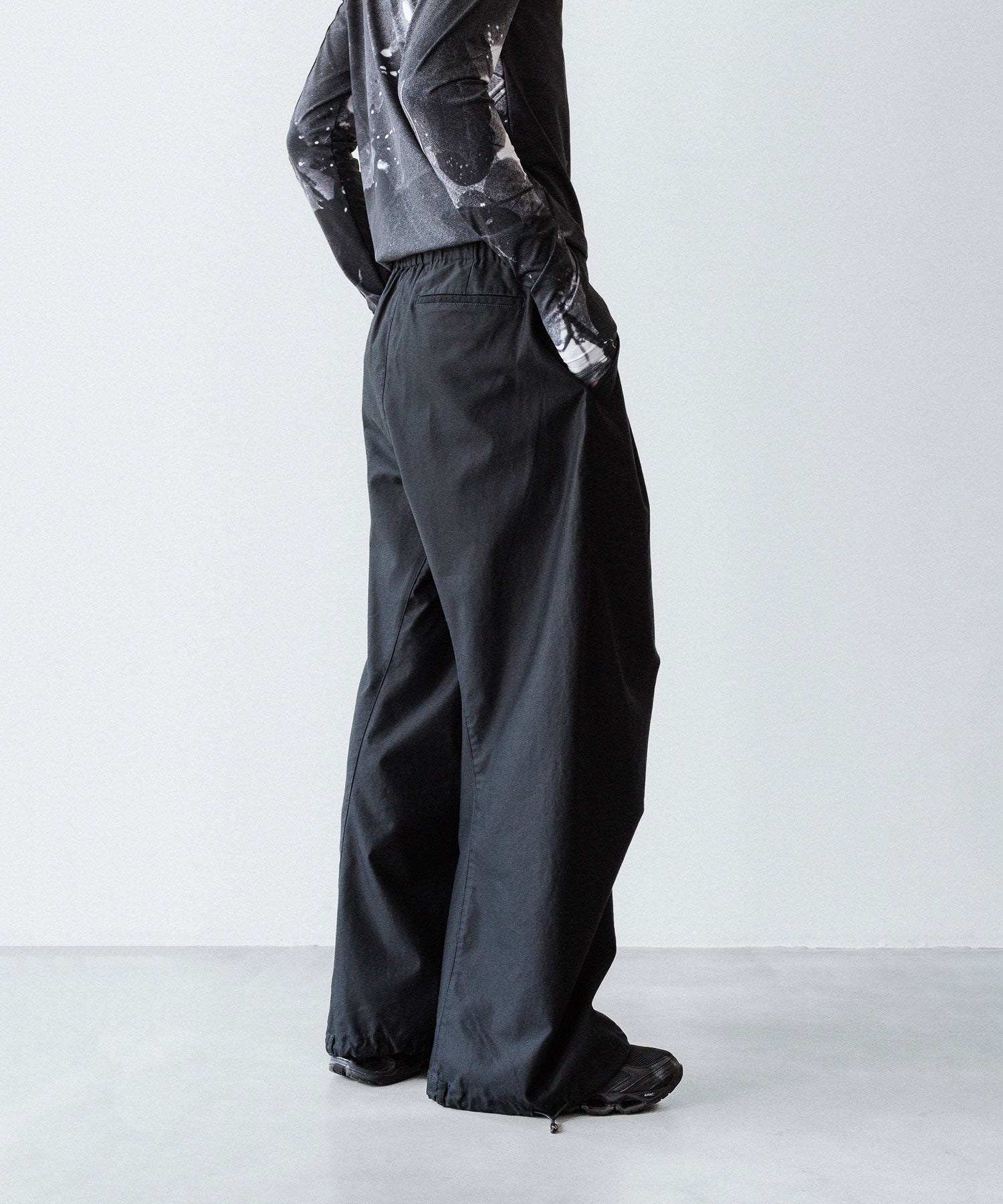 VEIN-ヴェインのCOTTON MOLESKIN 3D FILED TROUSERS のBLACK公式通販サイト　session福岡セレクトショップ