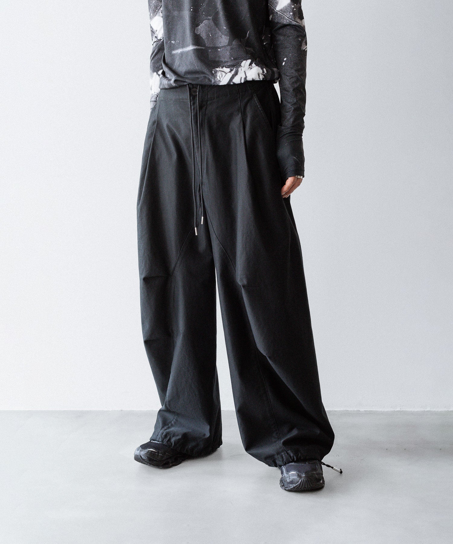 VEIN-ヴェインのCOTTON MOLESKIN 3D FILED TROUSERS のBLACK公式通販サイト　session福岡セレクトショップ
