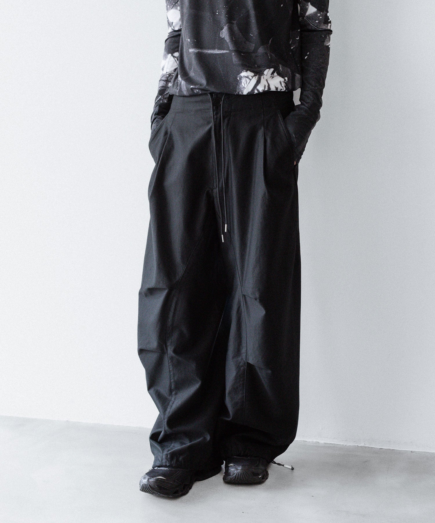 VEIN-ヴェインのCOTTON MOLESKIN 3D FILED TROUSERS のBLACK公式通販サイト　session福岡セレクトショップ
