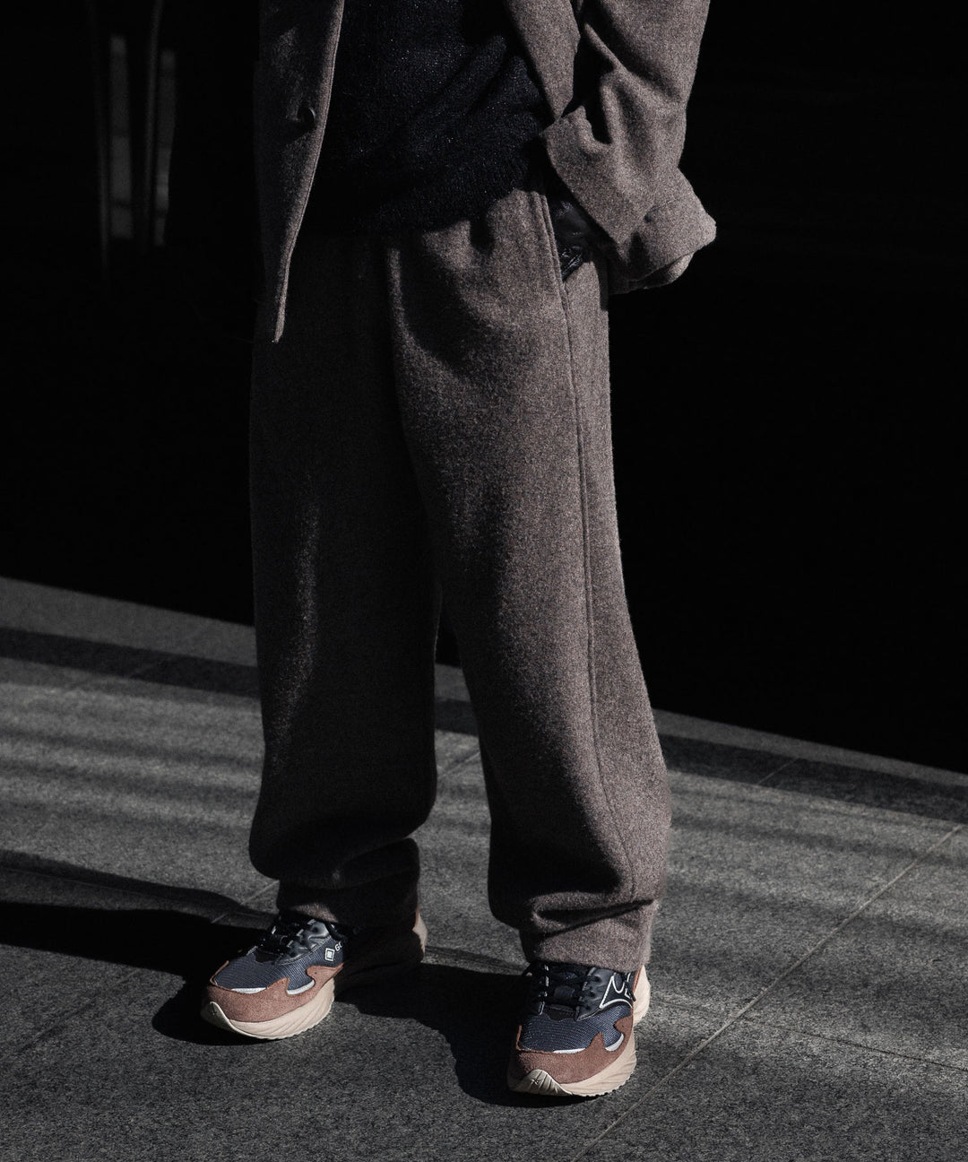ssstein(シュタイン)のWOOL/CASHMERE FLEECE EASY TWIST TROUSERS - GREY BROWNの公式通販サイトsession福岡セレクトショップ