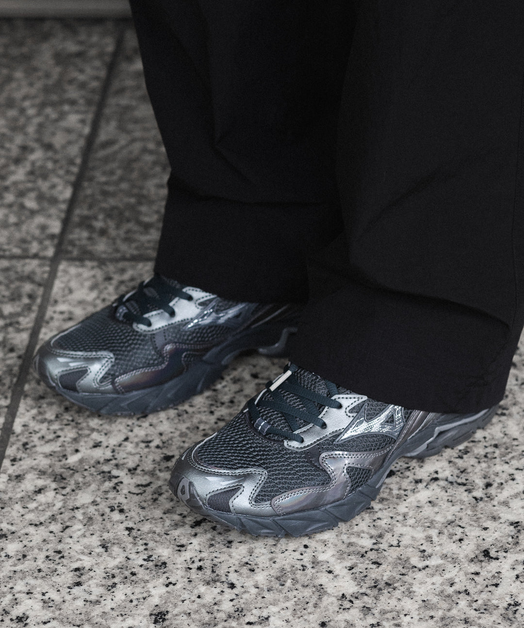 MIZUNO ミズノWAVE RIDER 10のBLACK×BLACK×METALLIC GREY 公式通販サイトsession福岡セレクトショップ