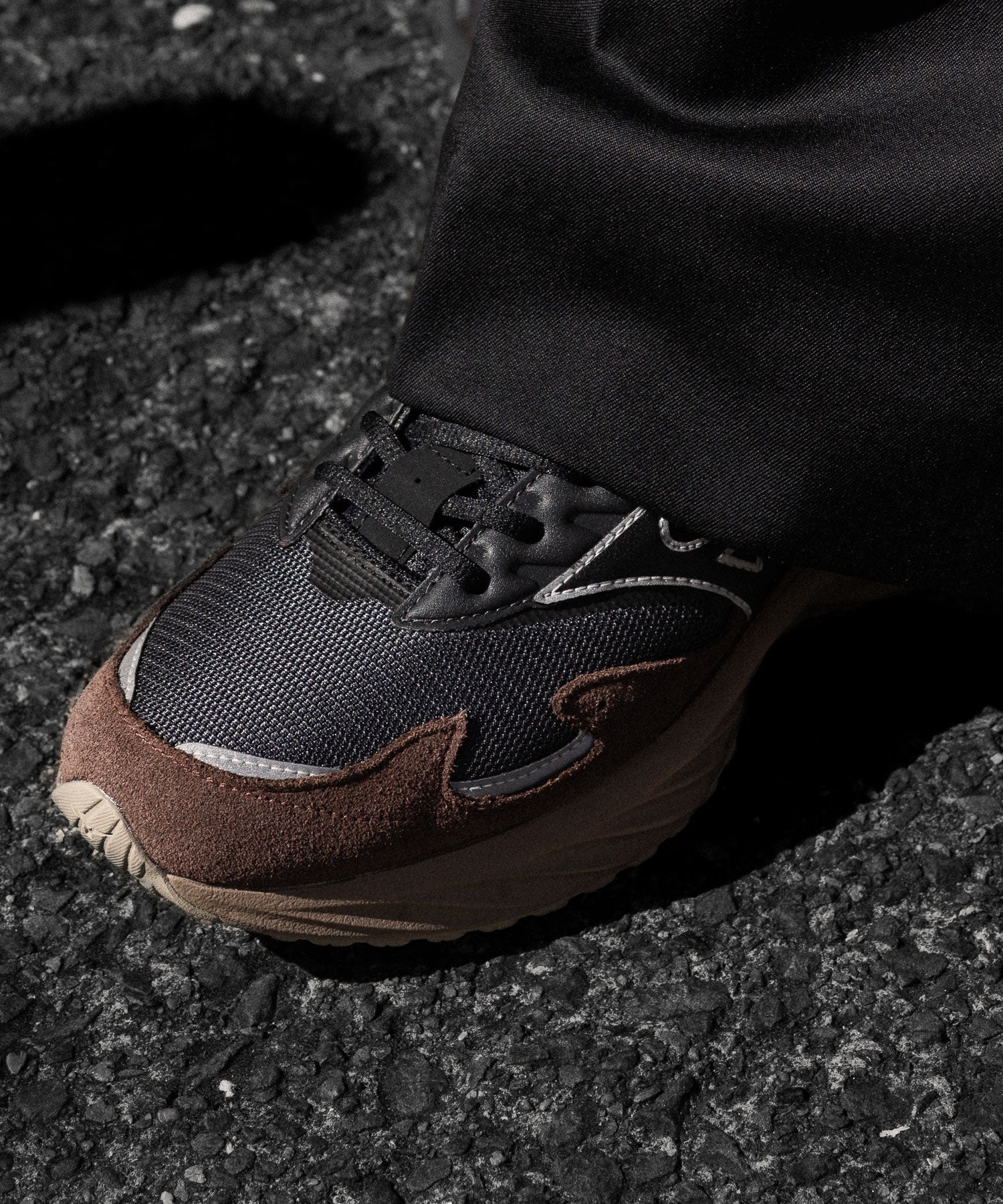MIZUNO ミズノWAVE RIDER β GTXのBLACK×BLACK×BROWN 公式通販サイトsession福岡セレクトショップ