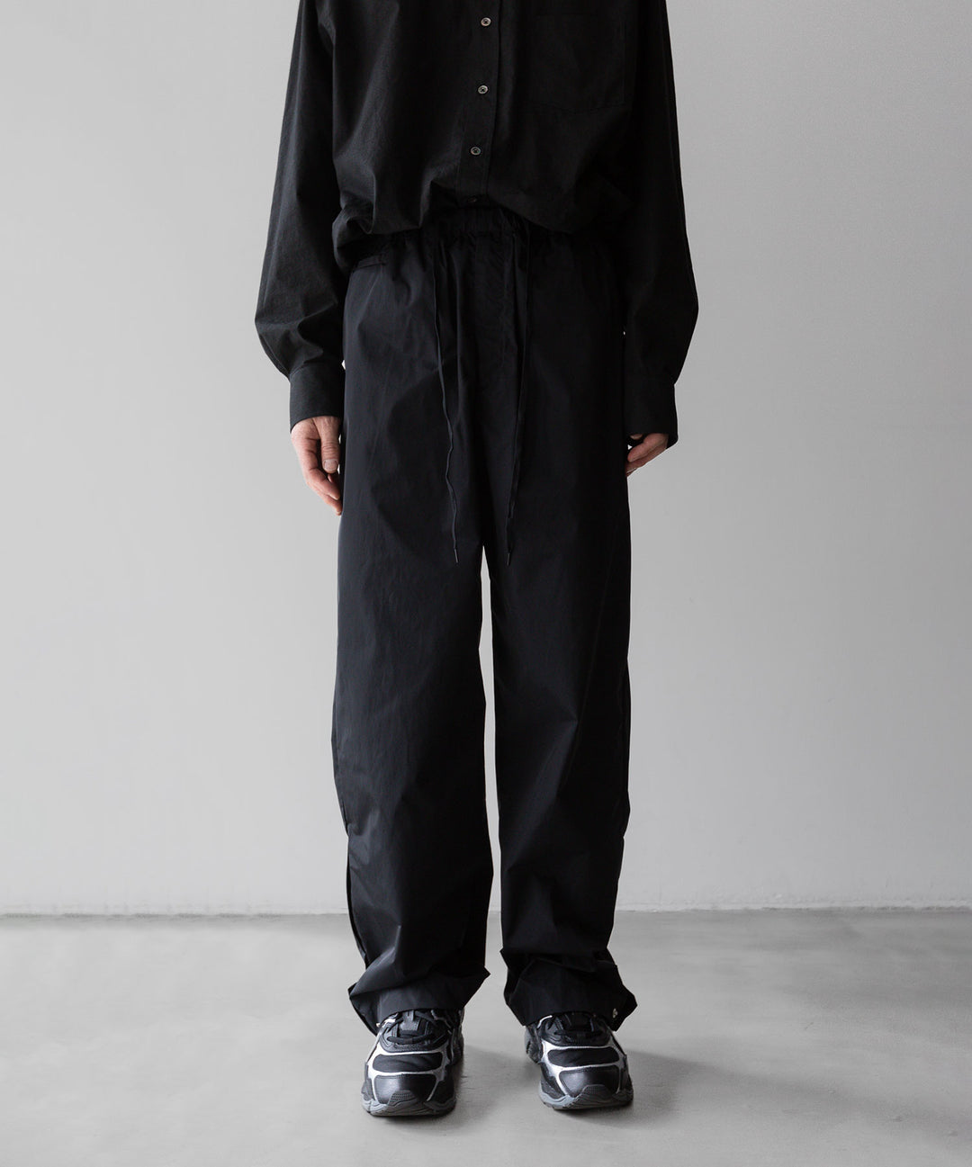 【stein】ssstein シュタインのNYLON TAFTA TRACK EAZY TROUSERSのBLACK　 公式通販サイトsession福岡セレクトショップ