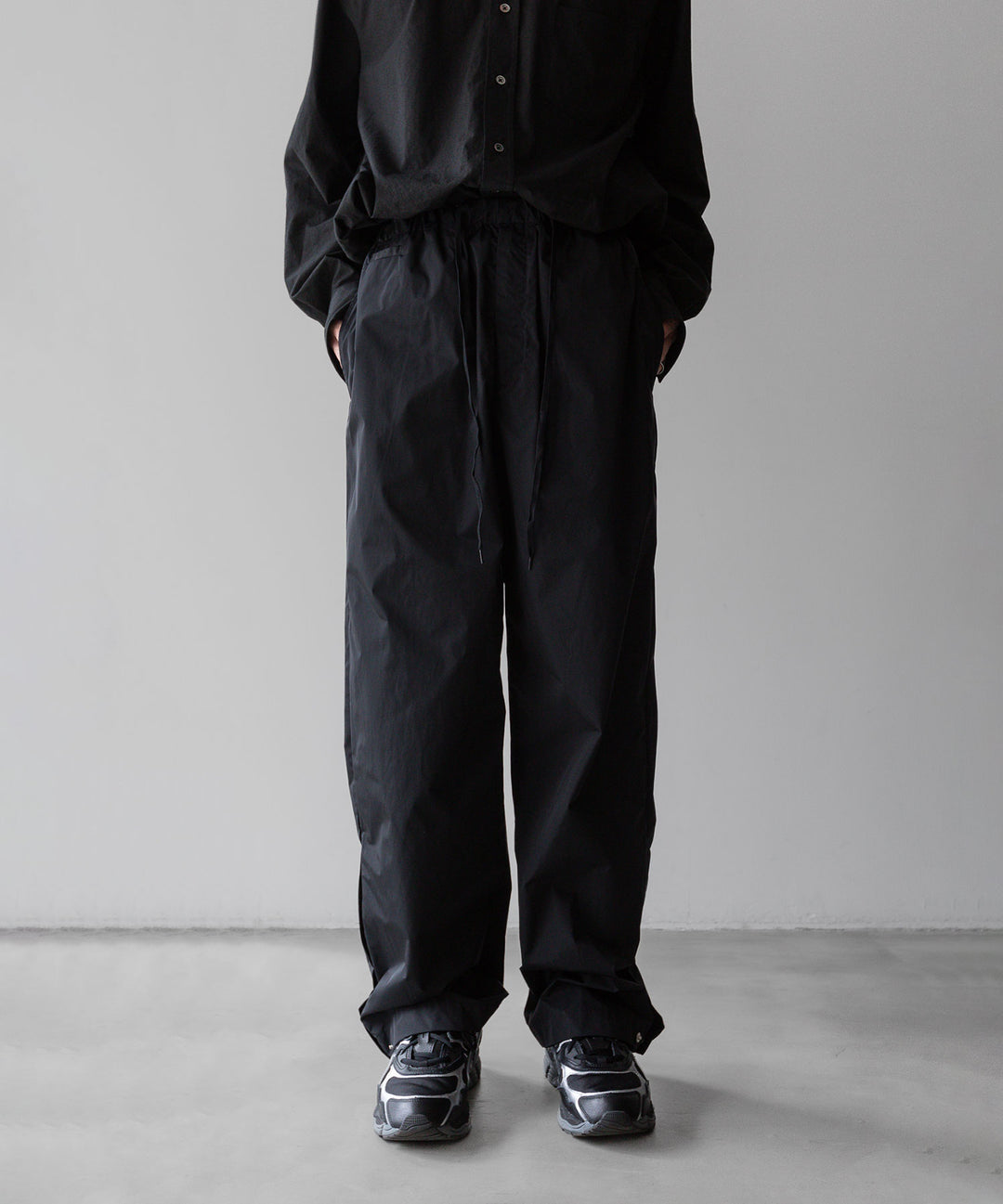 【stein】ssstein シュタインのNYLON TAFTA TRACK EAZY TROUSERSのBLACK　 公式通販サイトsession福岡セレクトショップ