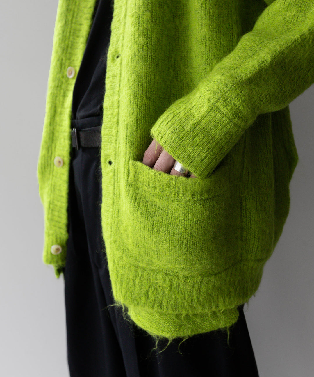 stein(シュタイン)の23AWコレクションKID MOHAIR KNIT CARDIGANのYELLOW GREEN