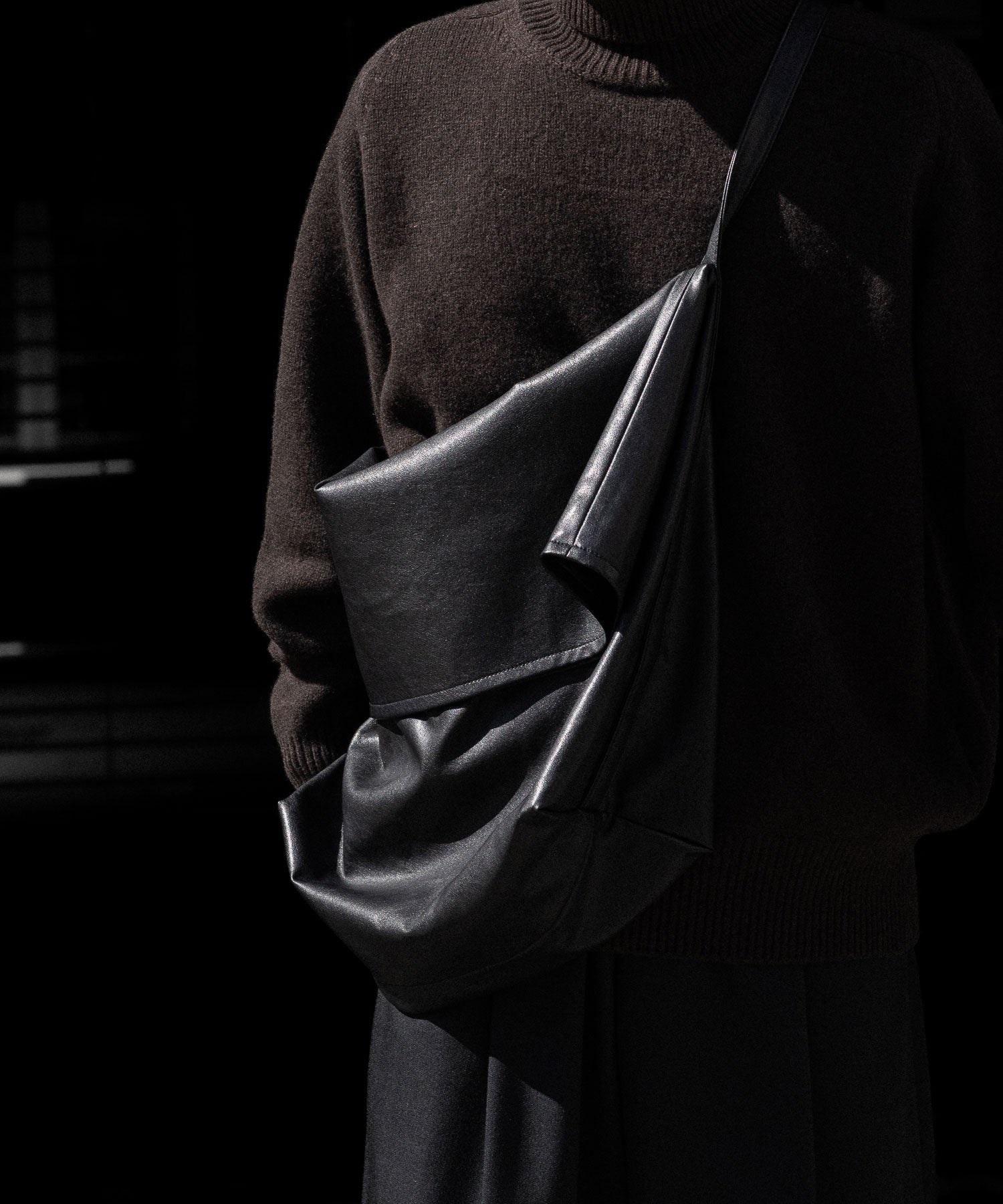 ATTACHMENT アタッチメントのSYNTHETIC LEATHER SHOULDER BAG - BLACKの公式通販サイトsession福岡セレクトショップ
