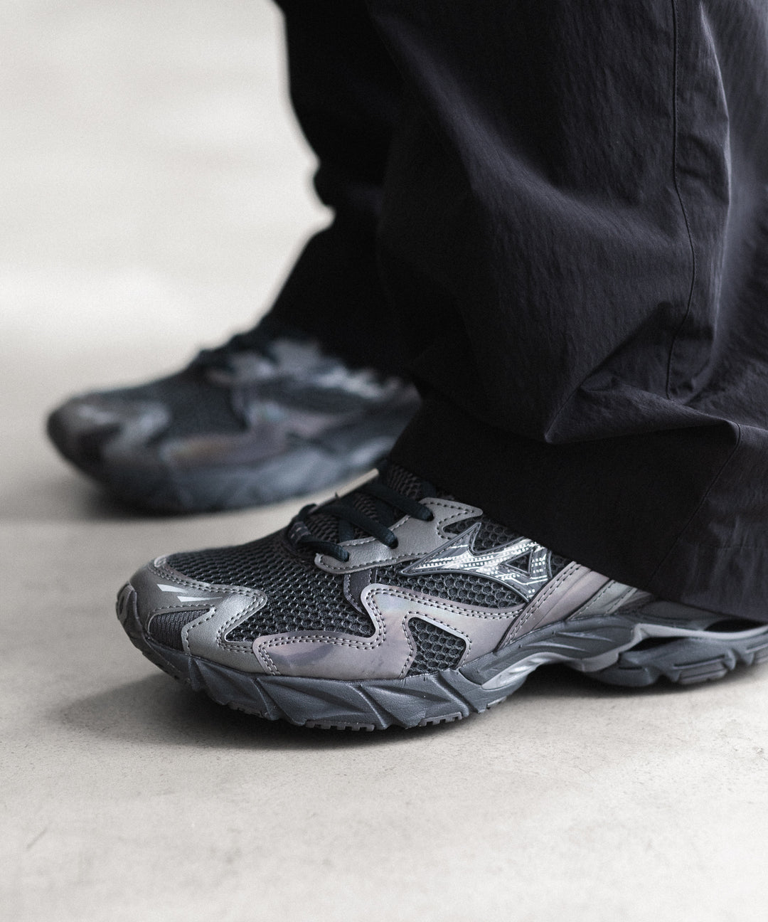MIZUNO ミズノWAVE RIDER 10のBLACK×BLACK×METALLIC GREY 公式通販サイトsession福岡セレクトショップ