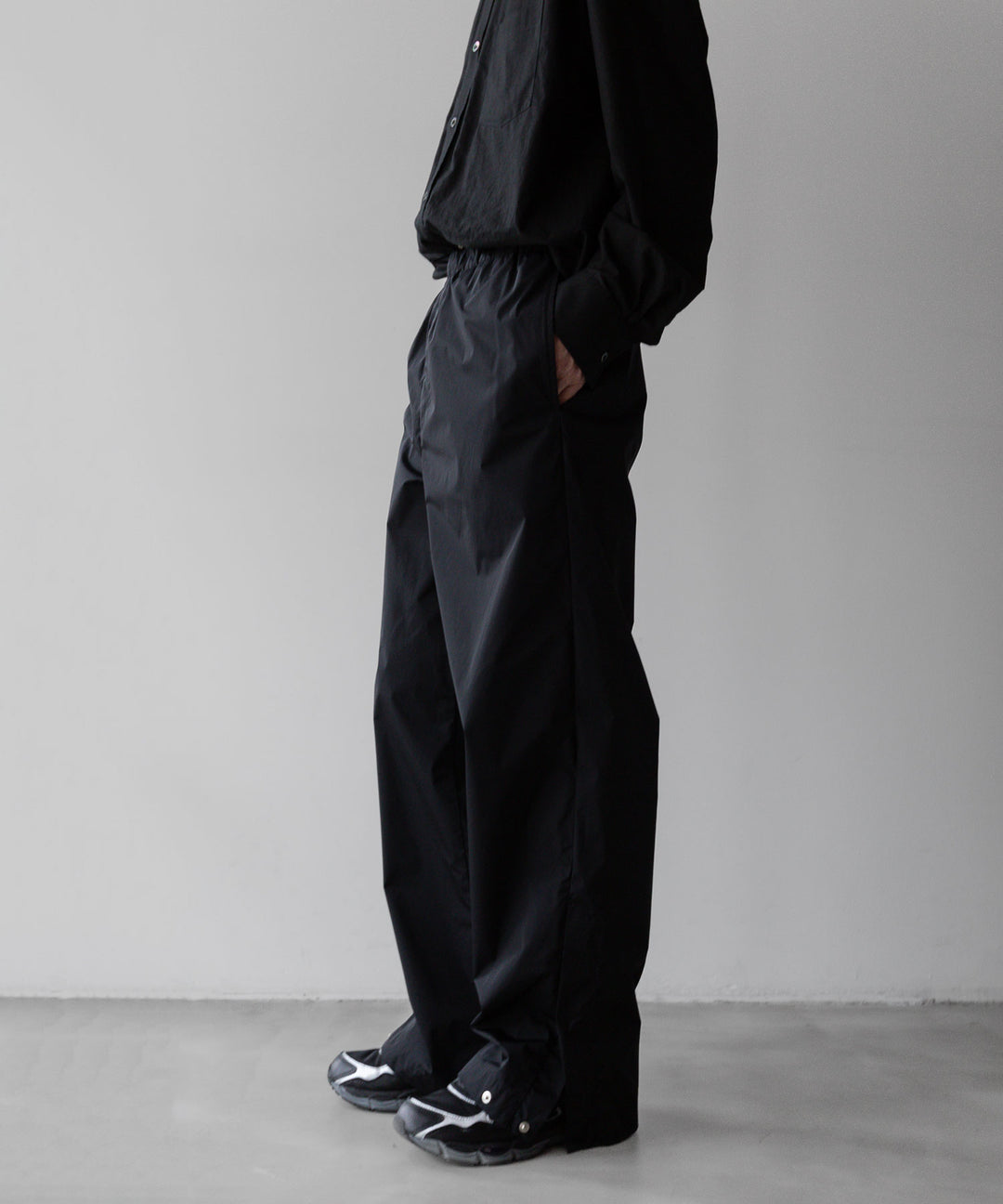 【stein】ssstein シュタインのNYLON TAFTA TRACK EAZY TROUSERSのBLACK　 公式通販サイトsession福岡セレクトショップ