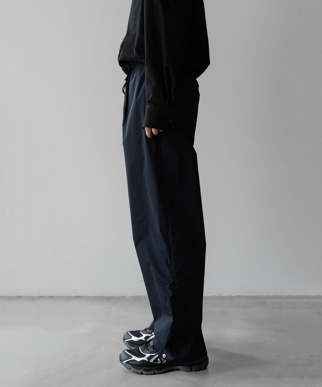 【stein】ssstein シュタインのNYLON TAFTA TRACK EASY TROUSERSのDARK NAVY  公式通販サイトsession福岡セレクトショップ