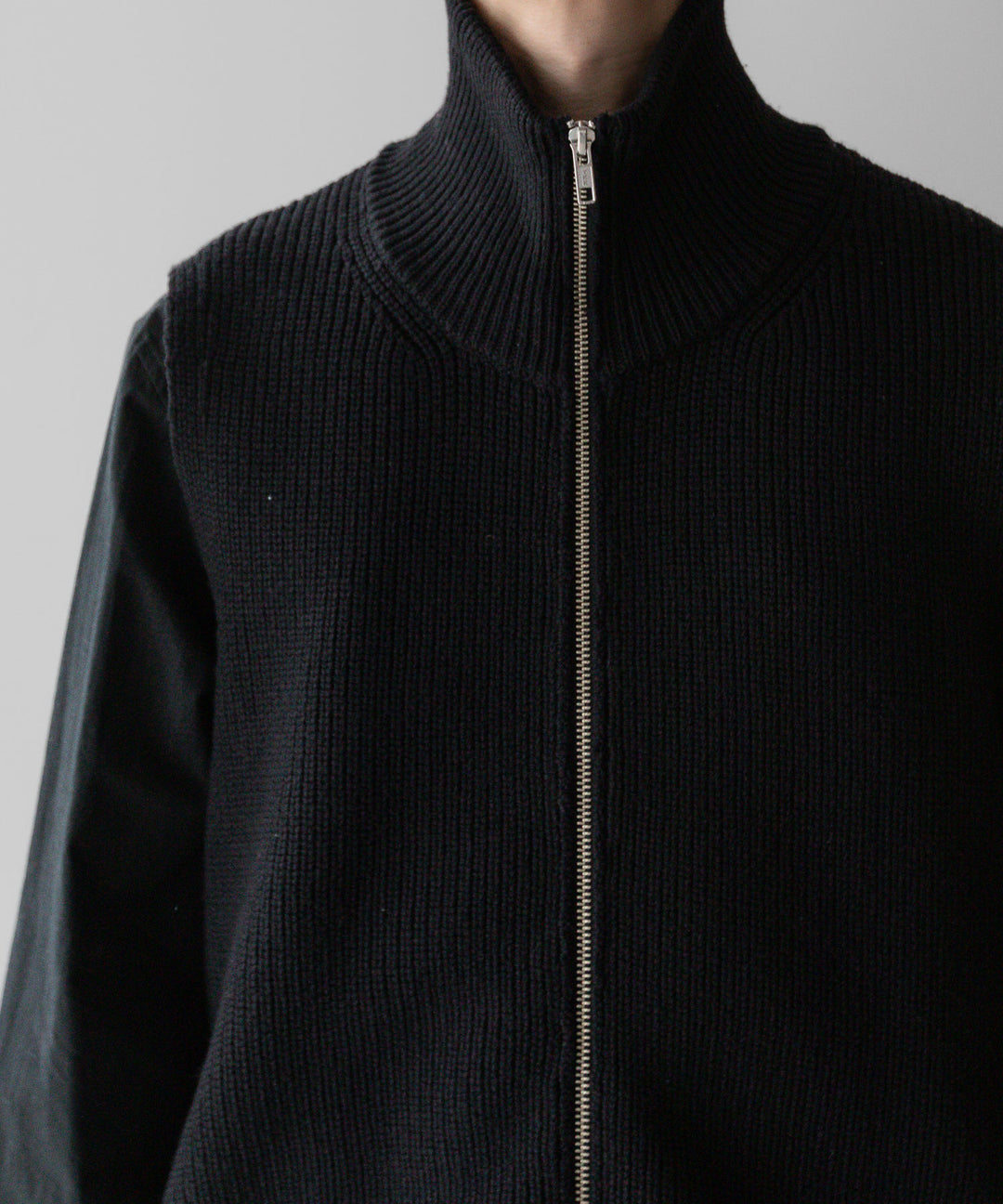 stein(シュタイン)の23AWコレクションOVERSIZED DRIVERS KNIT ZIP VESTのBLACK