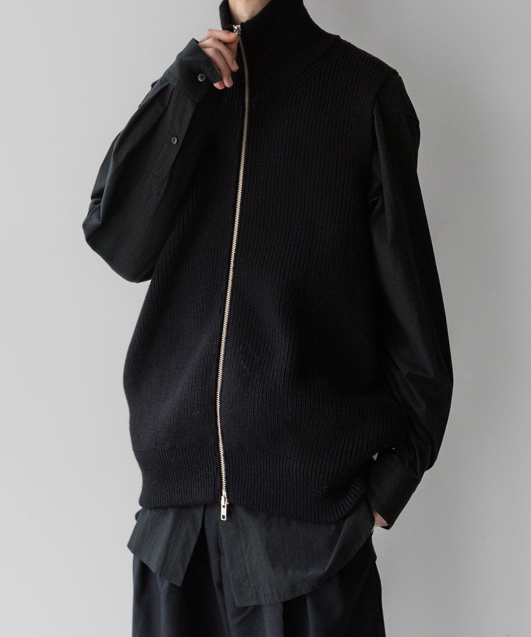 stein(シュタイン)の23AWコレクションOVERSIZED DRIVERS KNIT ZIP VESTのBLACK