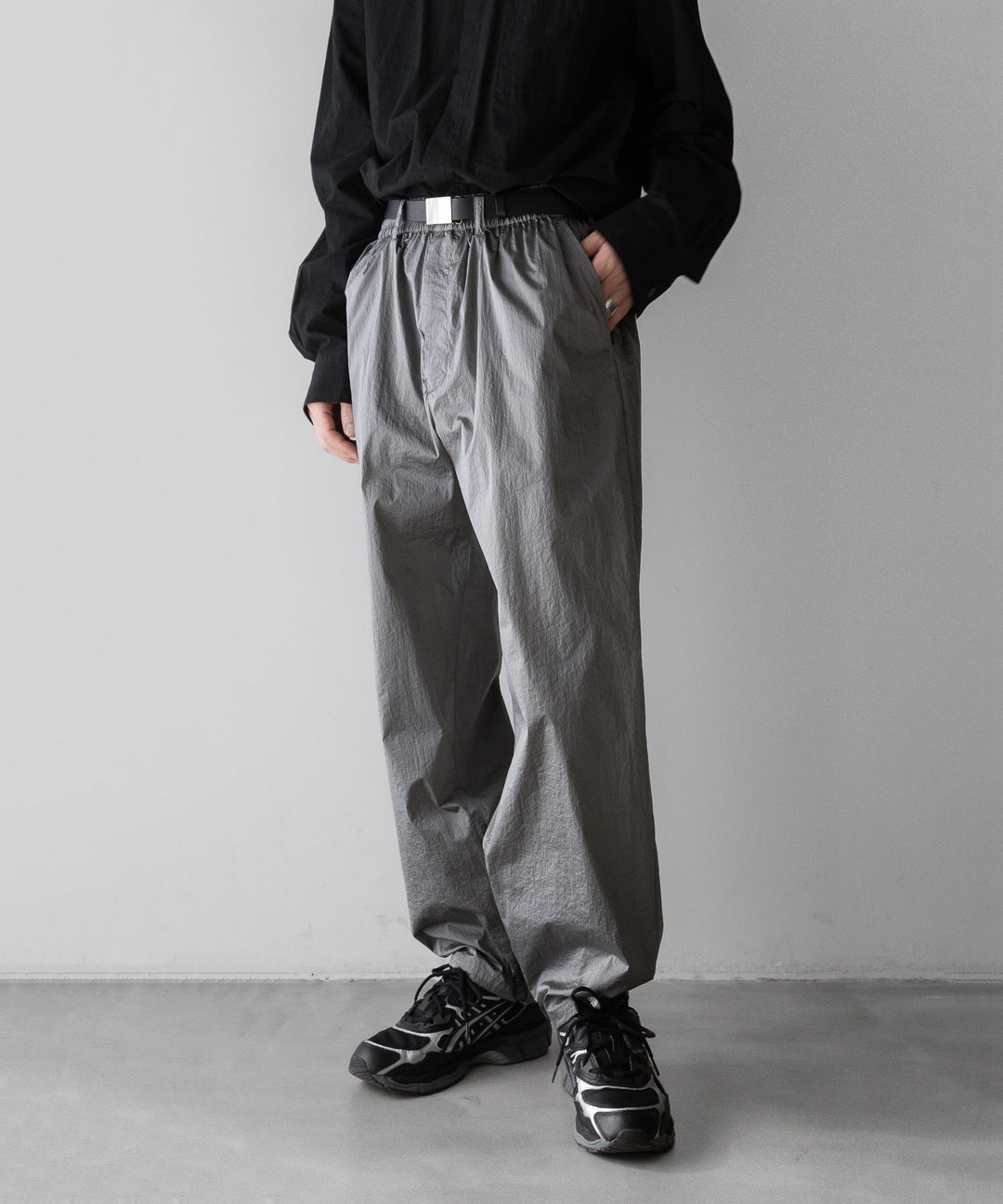 stein(シュタイン)の23AWコレクションWINDBREAKER EASY TROUSERSのSILVER 公式通販サイトsession福岡セレクトショップ