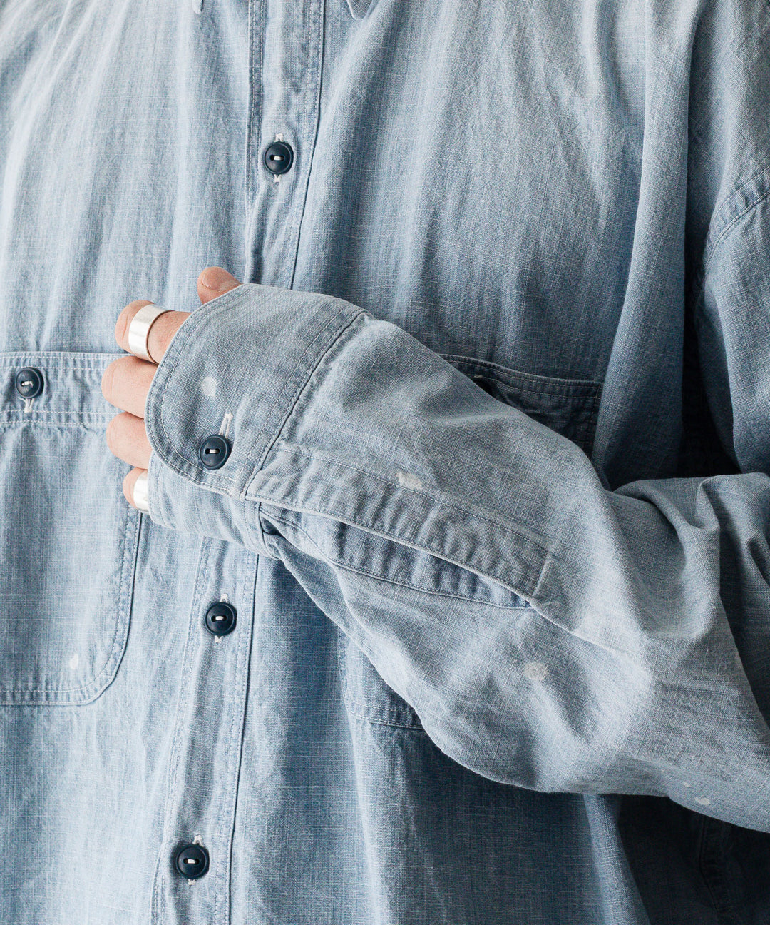 INTÉRIM - インテリムのSPOT BLEACH VINTAGE WASH BLUE SHUTTLE CHAMBRAY HYPER BIG US NAVY WORK SHIRT TYPE2のBLUEの公式通販サイトsession福岡セレクトショップ