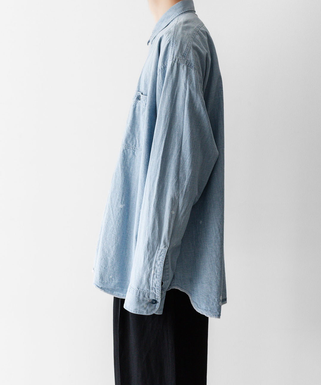 INTÉRIM - インテリムのSPOT BLEACH VINTAGE WASH BLUE SHUTTLE CHAMBRAY HYPER BIG US NAVY WORK SHIRT TYPE2のBLUEの公式通販サイトsession福岡セレクトショップ