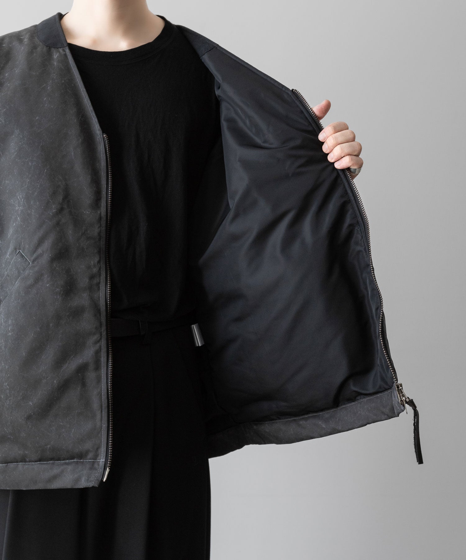  ANTHEM Aアンセムエー のOVERSIZED COLLARLESS MILITARY BLOUSON - BLACKの公式通販サイトsession福岡セレクトショップ