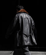 画像をギャラリービューアに読み込む, 【ANTHEM A】LAMB LEATHER TROMPE L&#39;OEIL SHORT COAT - BLACK
