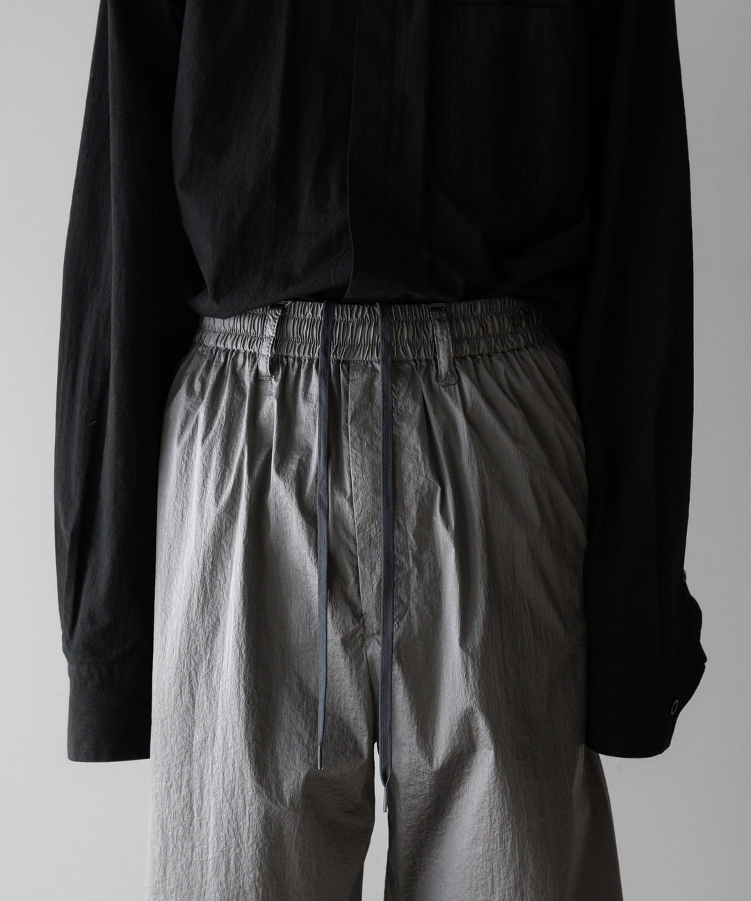 stein(シュタイン)の23AWコレクションWINDBREAKER EASY TROUSERSのSILVER 公式通販サイトsession福岡セレクトショップ