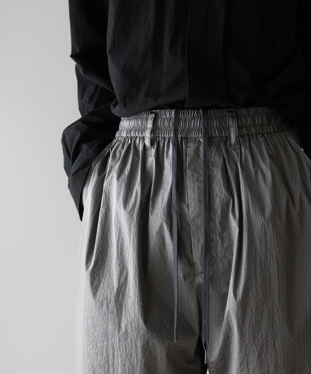 stein(シュタイン)の23AWコレクションWINDBREAKER EASY TROUSERSのSILVER 公式通販サイトsession福岡セレクトショップ