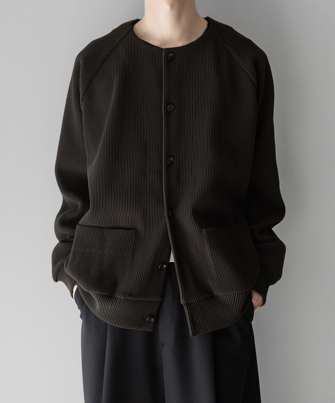 【stein】ssstein シュタインのGRADATION PLEATS CARDIGANのMILITARY KHAKI　 公式通販サイトsession福岡セレクトショップ
