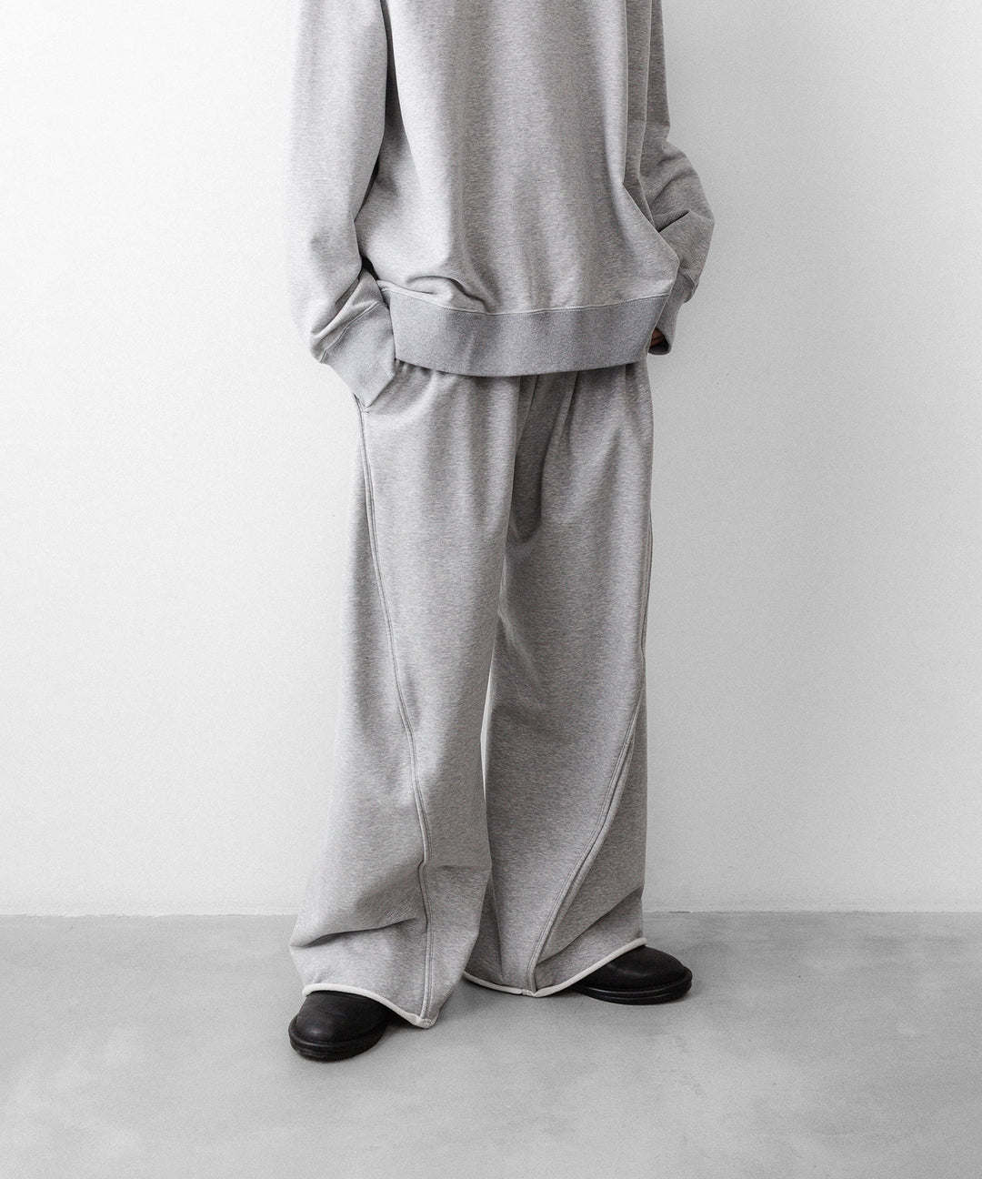 【KANEMASA PHIL.】36G HEATHER DRAPING PANTS - GRAY DYE