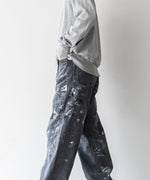 画像をギャラリービューアに読み込む, 【INTÉRIM】MILK PAINT 40’S MIL BAGGY ZIPPED USED SHUTTLE DENIM TROUSERS - P.U.BLACK
