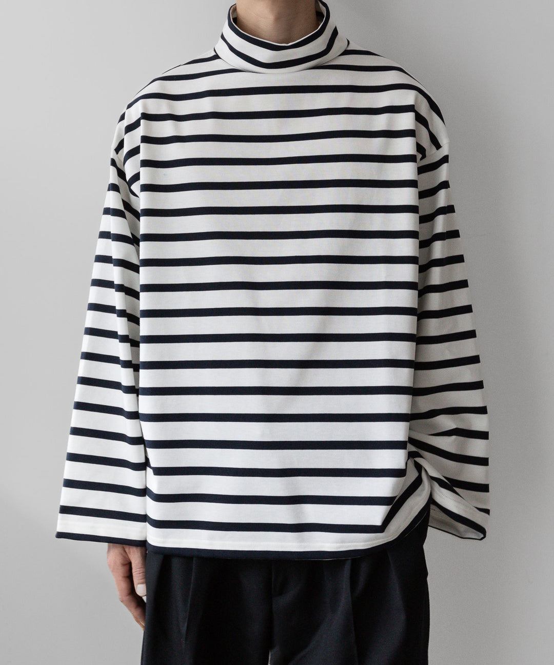 【INTÉRIM】インテリムのHYPER BIG SUVIN GIZA BASQUE HIGH NECK BORDER SHIRT - WHITE × NAVY sessionセッション福岡セレクトショップ 公式通販サイト