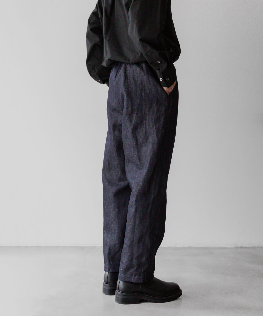 INTÉRIM - インテリムのLINEN DENIM TAPERED EASY PANTS - NAVY公式通販サイトsession福岡セレクトショップ